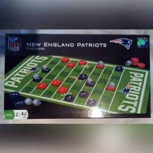 BRAND NEW PATRIOTS CHECKERS GAME